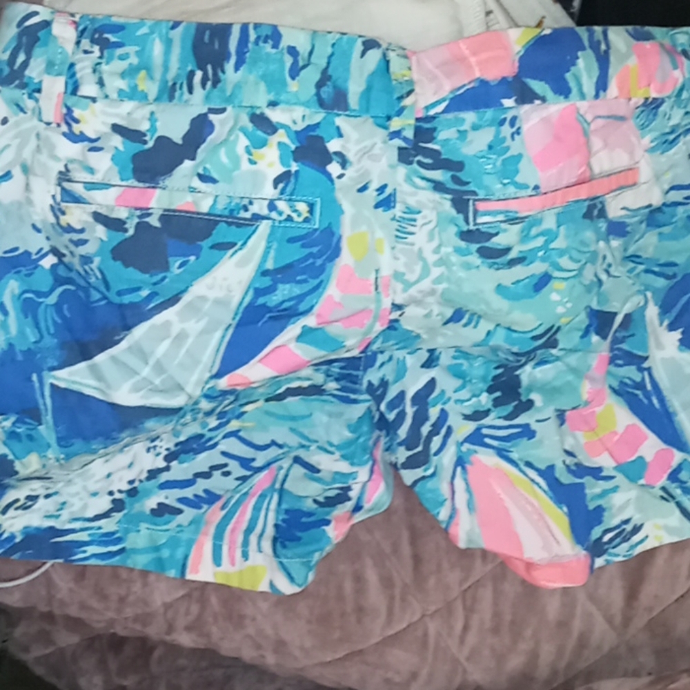 Shorts - Picture 3 of 4